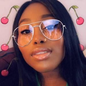 Meet your Posher, Dionna